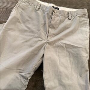 Dockers Men's Light Gray Chinos